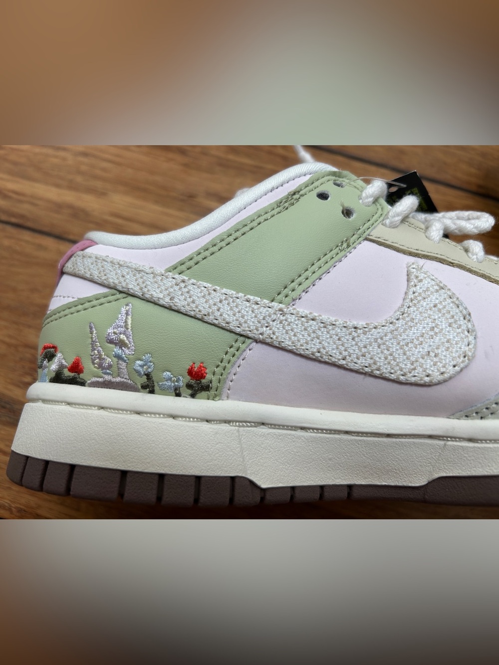 Nike Dunk Low Mushroom sneaker NWOB - Picture 6 of 9